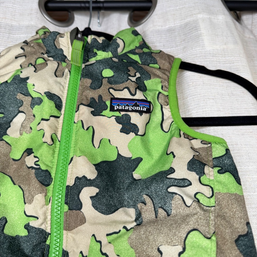 Patagonia Reversible Puff Ball Vest Camo Quilted Green 60200 Boys Size 4T - Picture 3 of 9